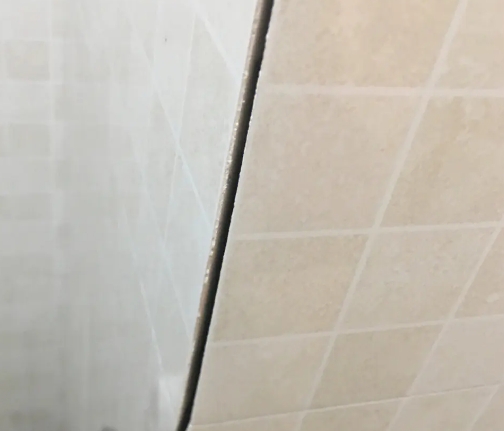 永安瓷砖空鼓维修公司分享阳台瓷砖脱落的修复过程可以分为以下几个步骤