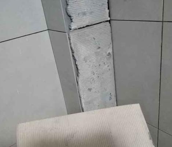 永安瓷砖空鼓维修公司分享下厨房瓷砖脱落的补救措施。